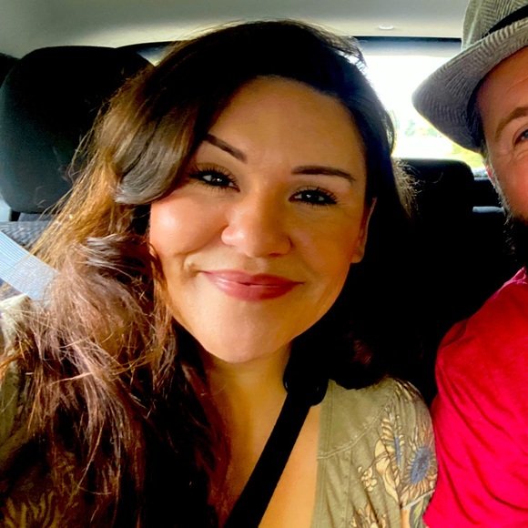 Meet your Posher, Danielle - Picture 1 of 1